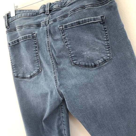 ❤️ Talbots Simply Flattering Denim Crops - Picture 5 of 8